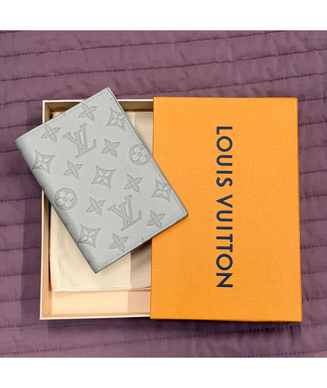 LOUIS VUITTON Серый кожаный кошелек, фото 2