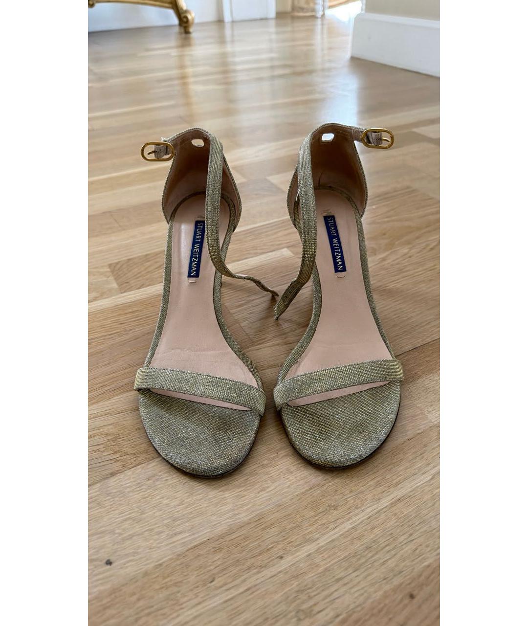 STUART WEITZMAN Золотые текстильные босоножки, фото 3