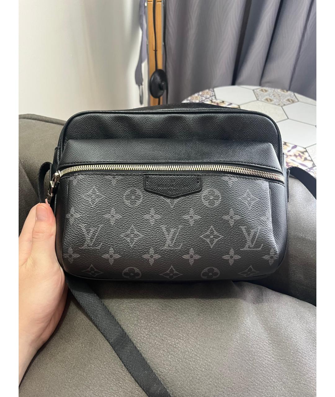 LOUIS VUITTON Антрацитовая кожаная барсетка, фото 6