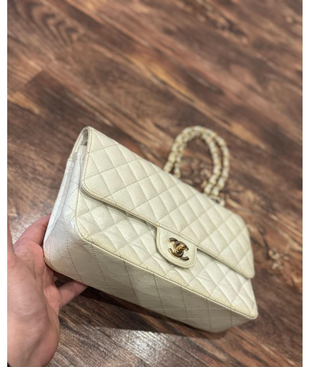 CHANEL Бежевая сумка через плечо из лакированной кожи, фото 2