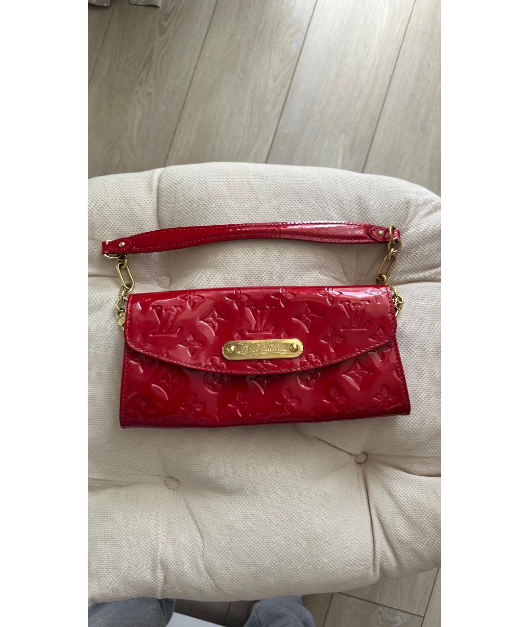 LOUIS VUITTON Красная сумка с короткими ручками из лакированной кожи, фото 6