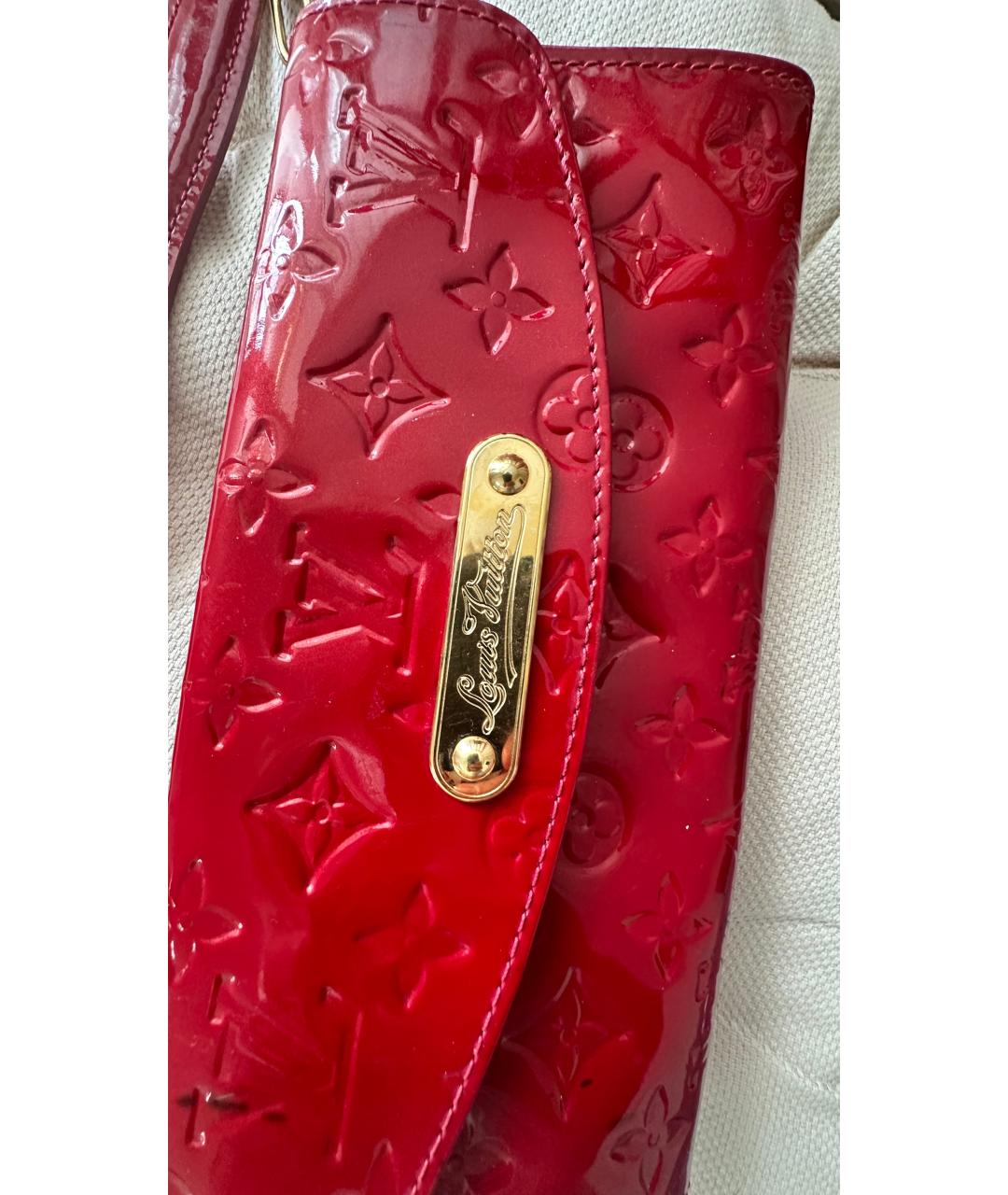 LOUIS VUITTON Красная сумка с короткими ручками из лакированной кожи, фото 3