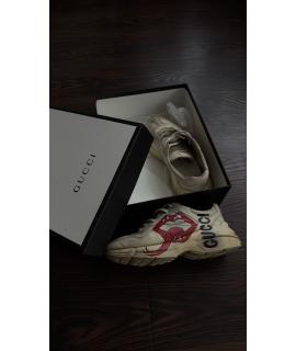 GUCCI Низкие кроссовки / кеды