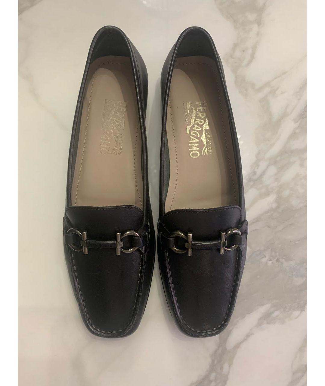FERRAGAMO Черные кожаные мокасины, фото 2