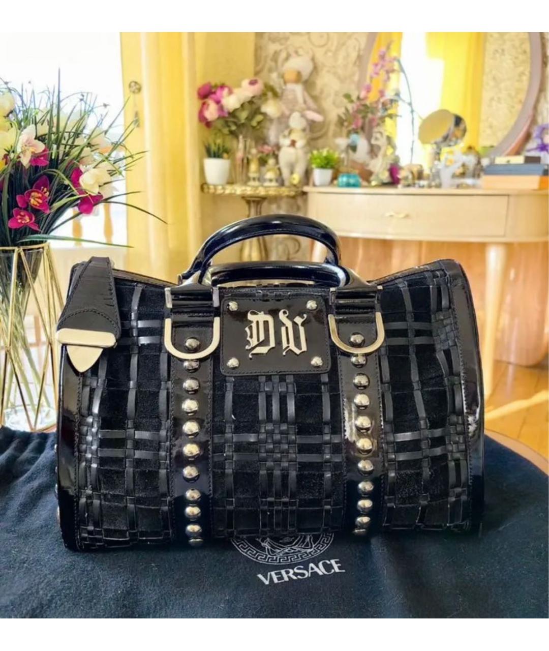 VERSACE Черная сумка тоут из лакированной кожи, фото 9