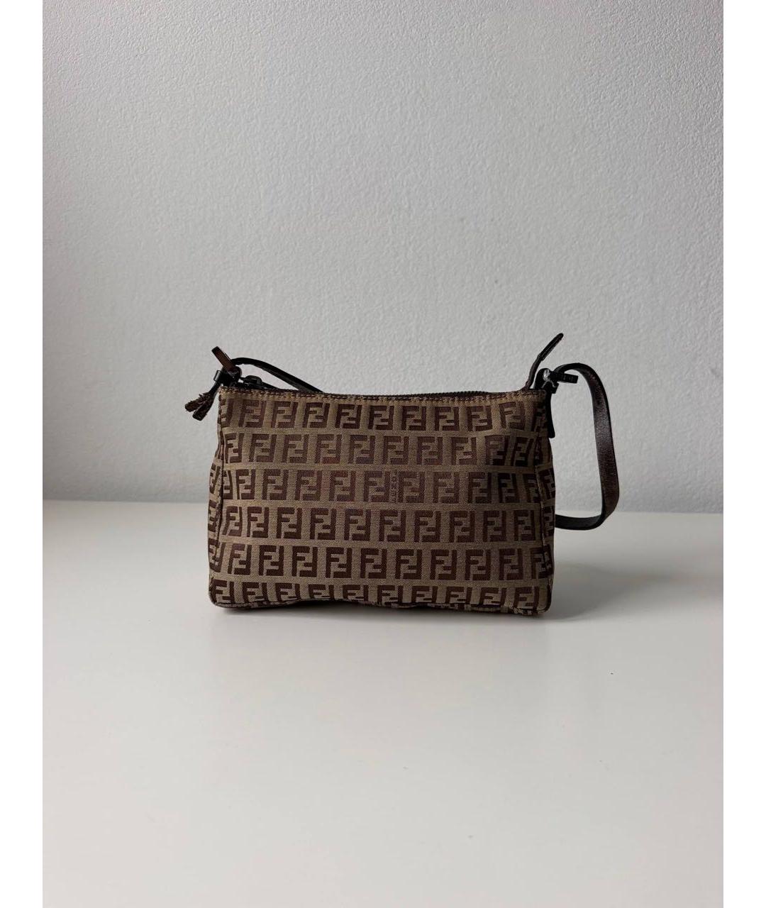 FENDI Коричневая сумка с короткими ручками из канвы, фото 3