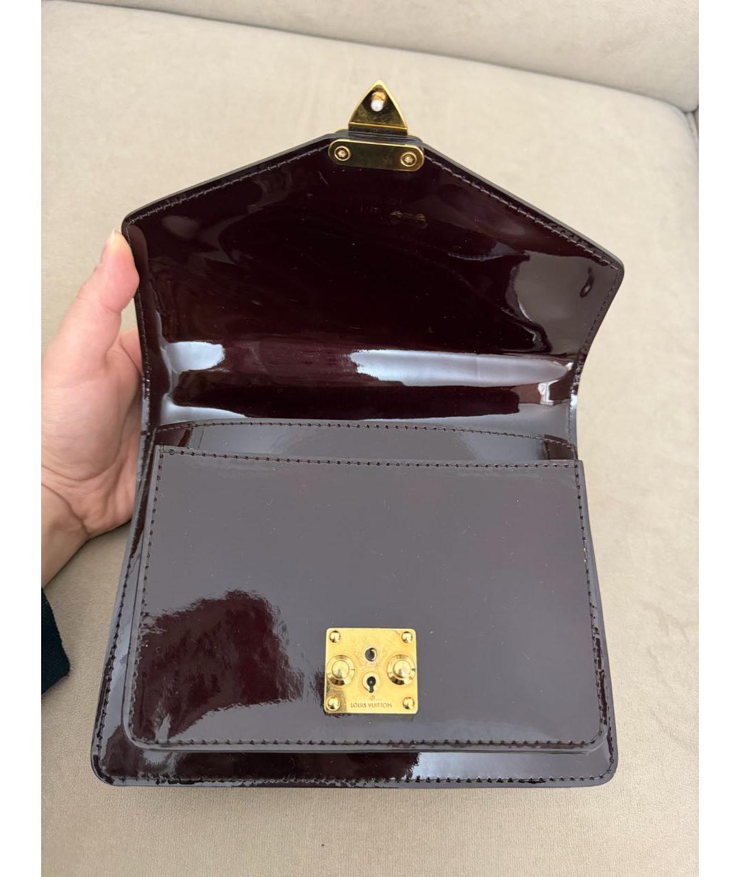 LOUIS VUITTON Бордовая сумка через плечо из лакированной кожи, фото 5
