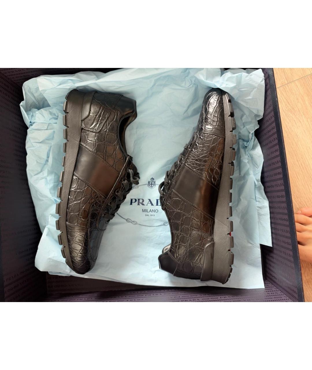 PRADA Черные низкие кроссовки / кеды из кожи аллигатора, фото 6