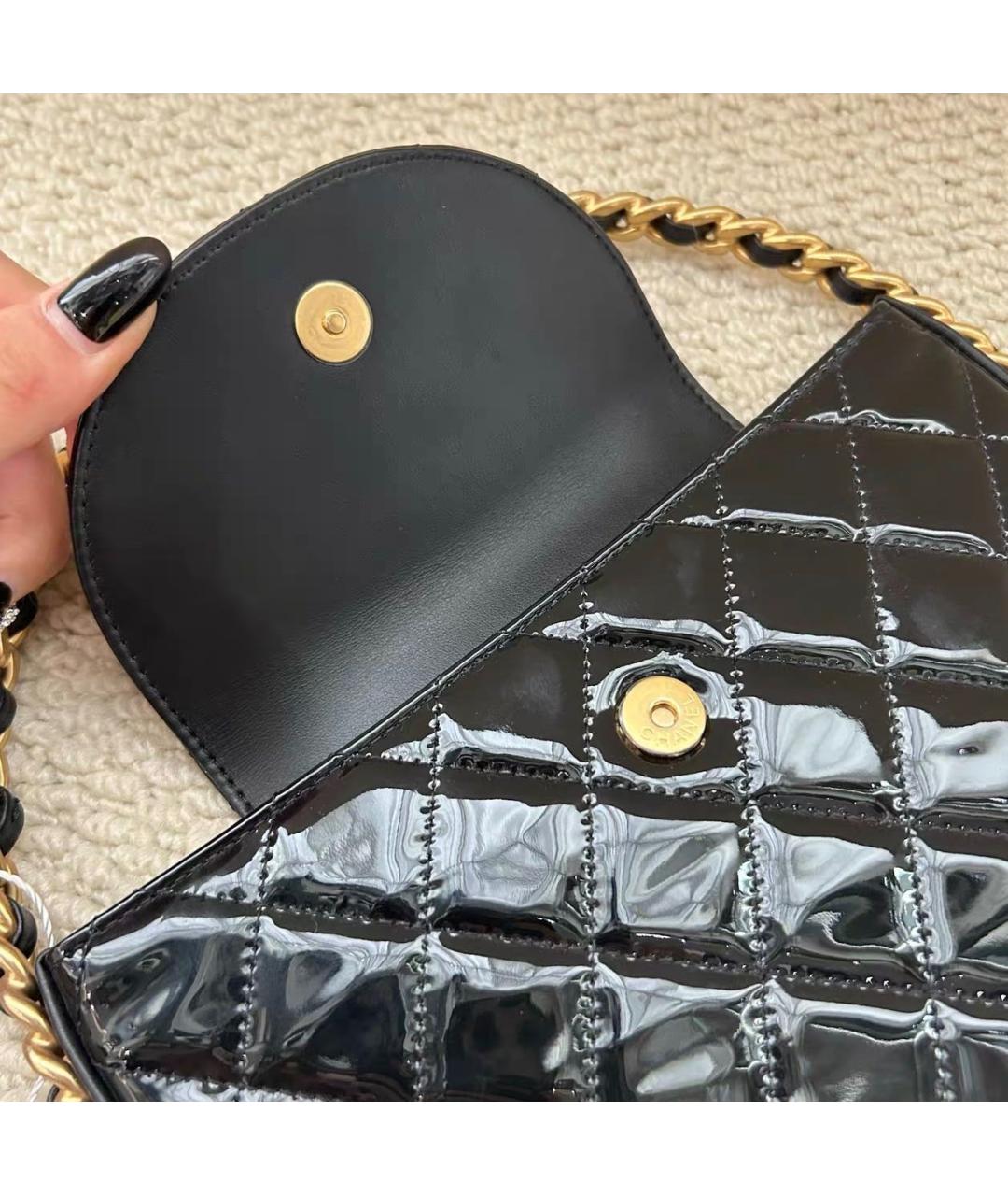 CHANEL Черная сумка с короткими ручками из лакированной кожи, фото 5