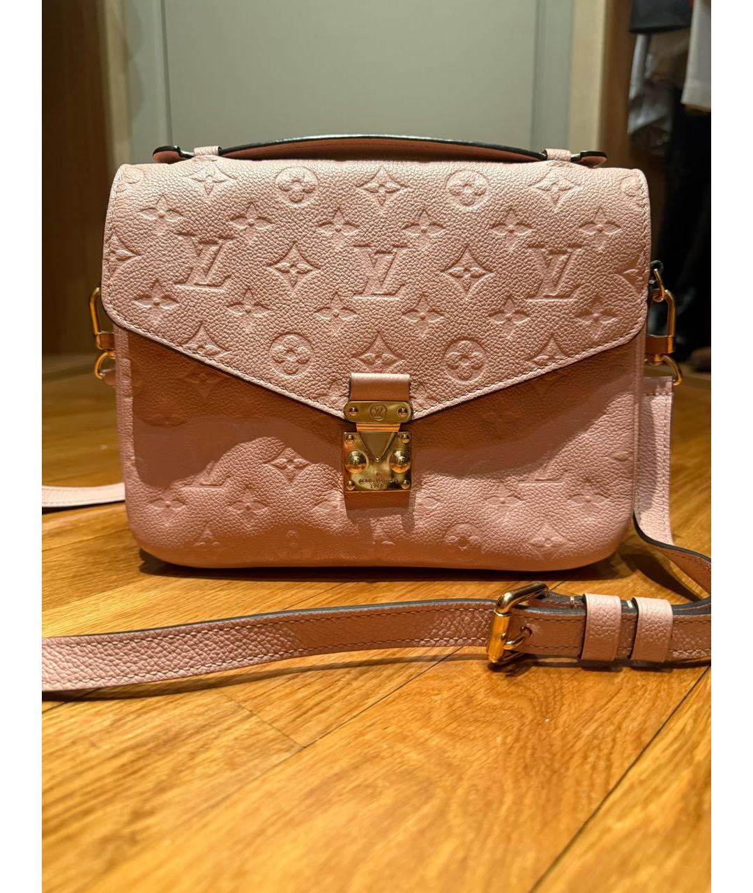 LOUIS VUITTON Коралловая кожаная сумка через плечо, фото 9