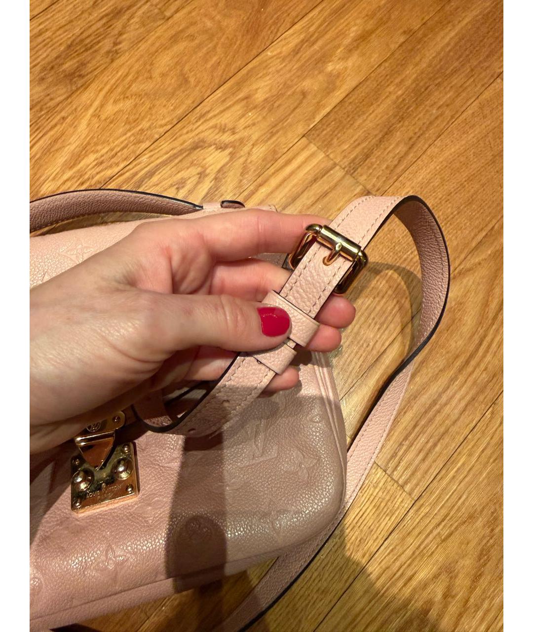 LOUIS VUITTON Коралловая кожаная сумка через плечо, фото 7