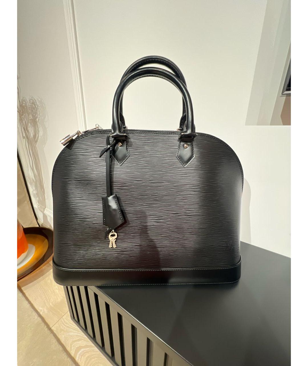 LOUIS VUITTON Черная кожаная сумка с короткими ручками, фото 5
