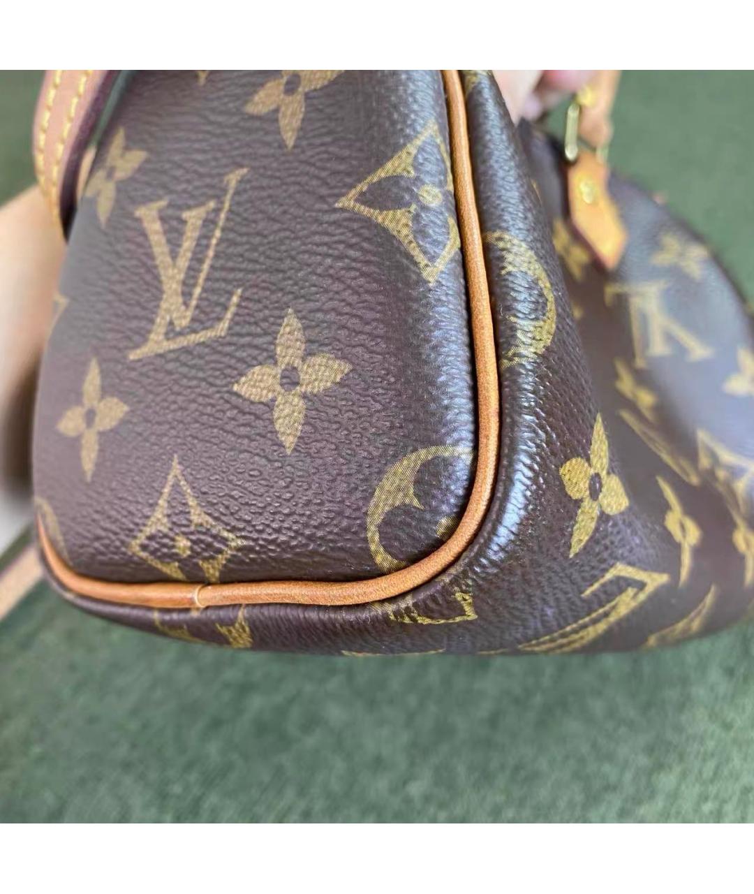 LOUIS VUITTON Коричневая кожаная сумка через плечо, фото 8