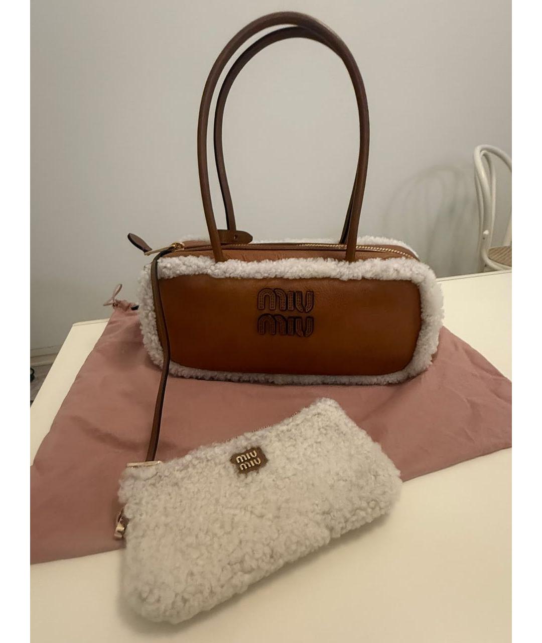 MIU MIU Коричневая кожаная сумка с короткими ручками, фото 2