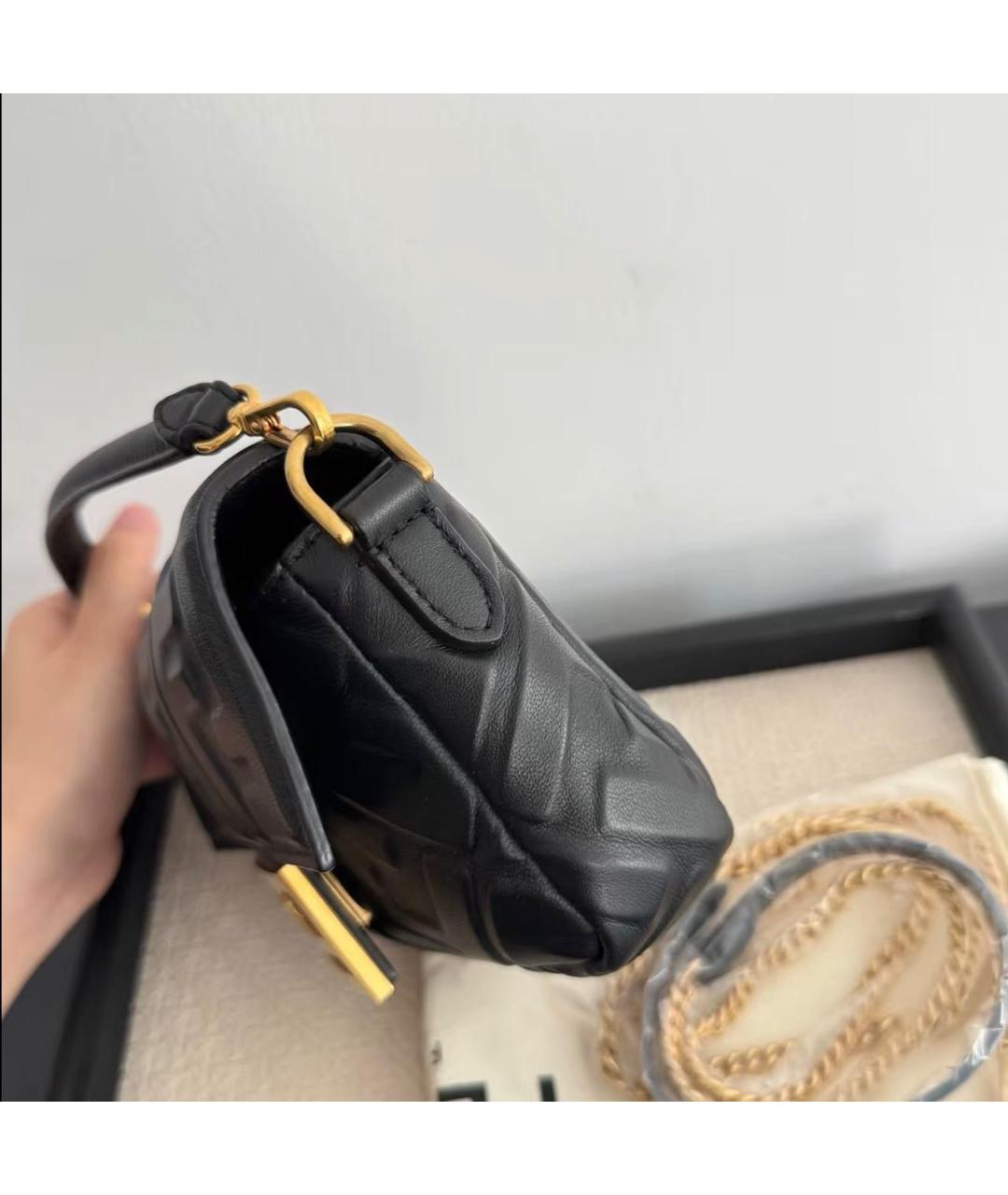 FENDI Черная кожаная сумка через плечо, фото 3