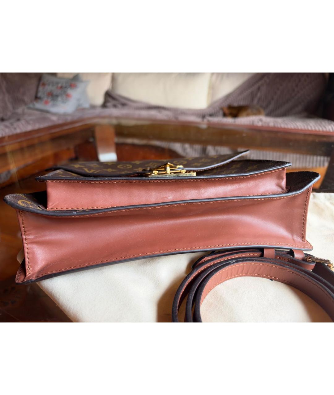 LOUIS VUITTON Коричневая сумка с короткими ручками из канвы, фото 5