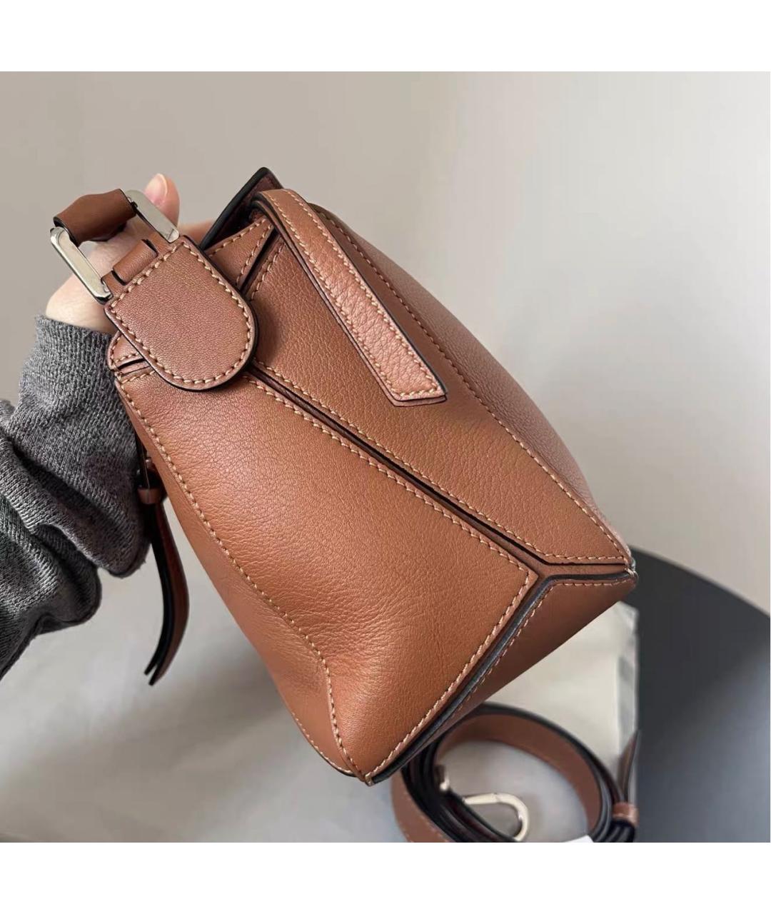 LOEWE Коричневая кожаная сумка через плечо, фото 4