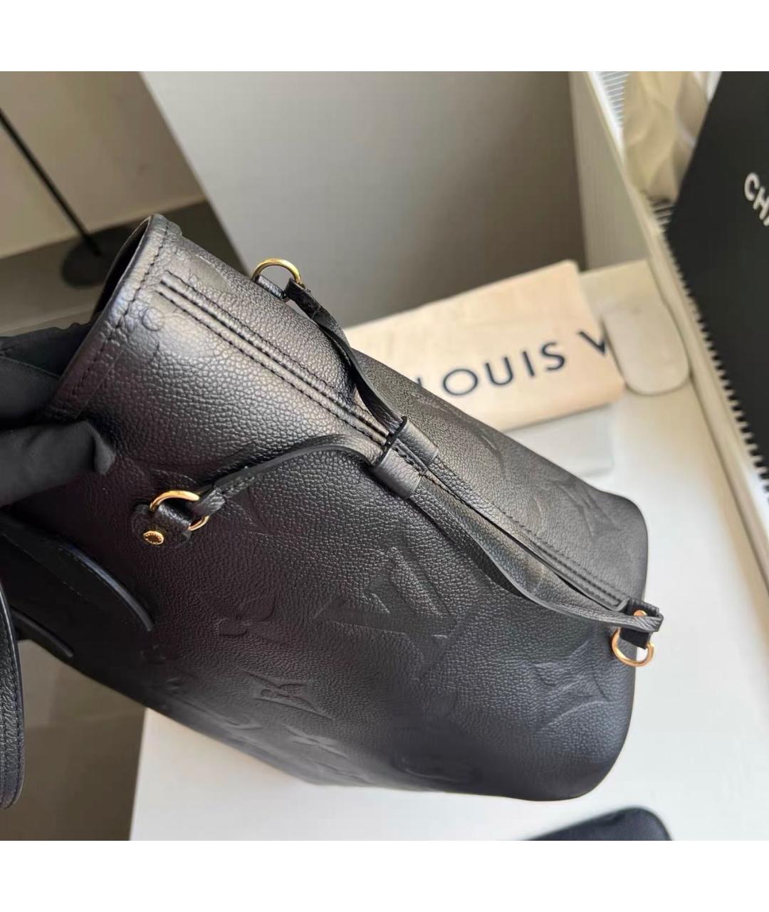 LOUIS VUITTON Черная кожаная сумка тоут, фото 5