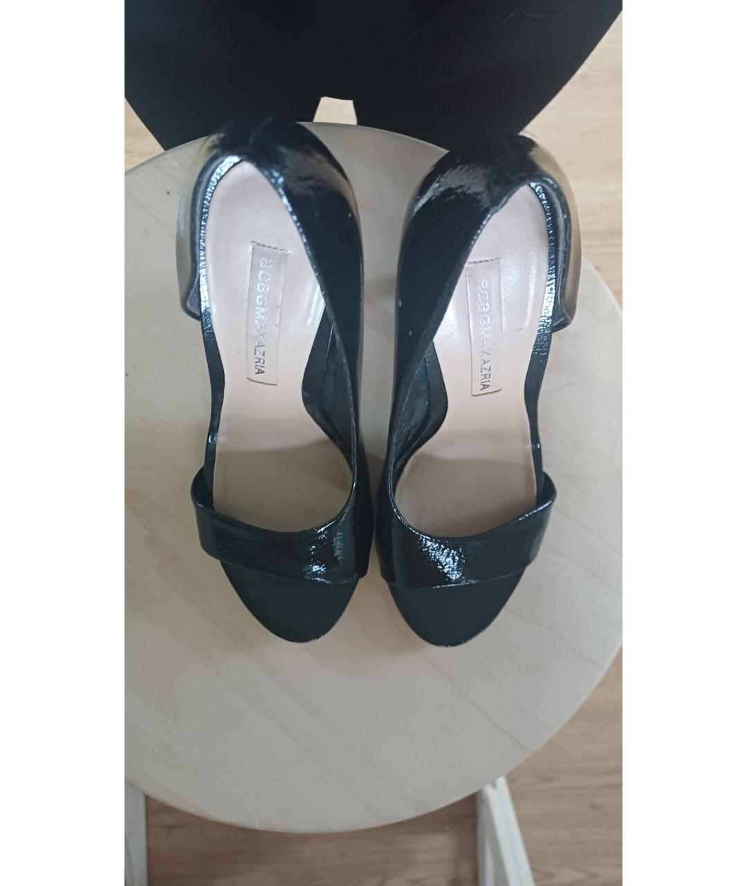 BCBG MAXAZRIA Черные босоножки из лакированной кожи, фото 3