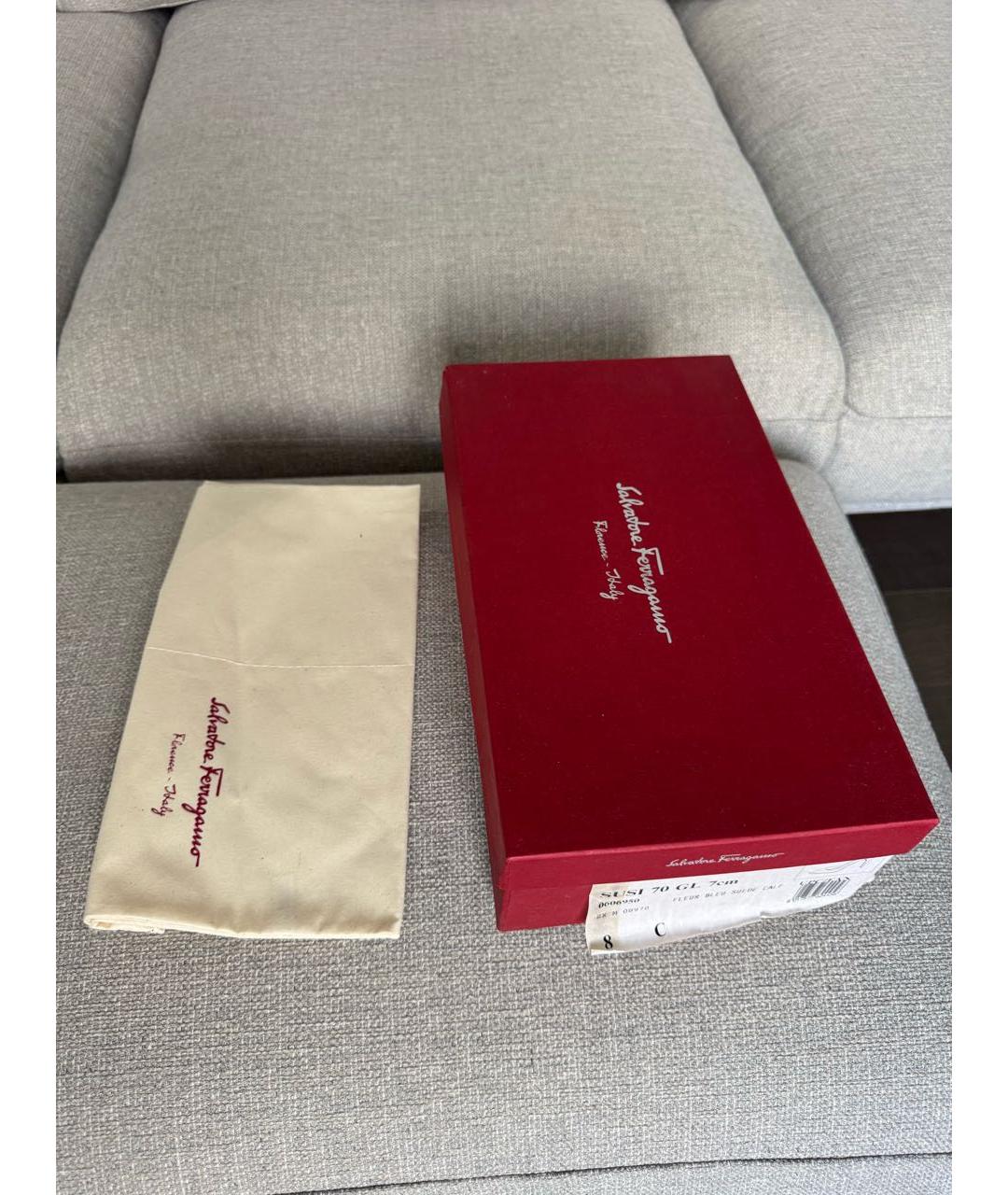 FERRAGAMO Голубые замшевые лодочки на низком каблуке, фото 7