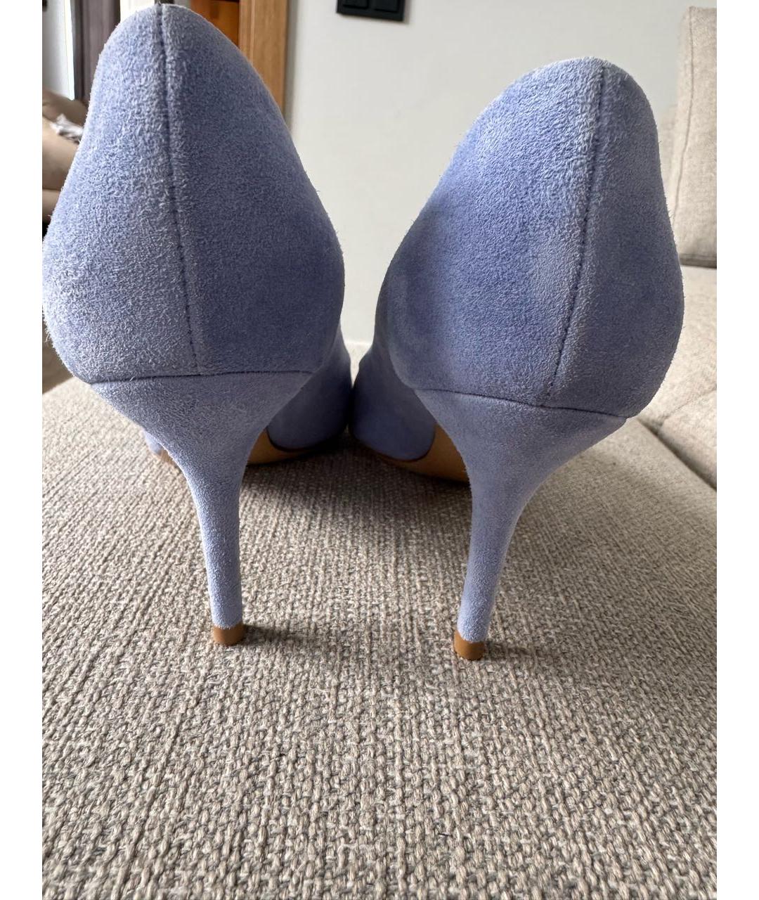 FERRAGAMO Голубые замшевые лодочки на низком каблуке, фото 4