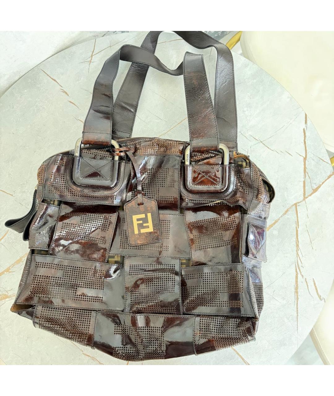 FENDI Коричневая сумка через плечо из лакированной кожи, фото 2