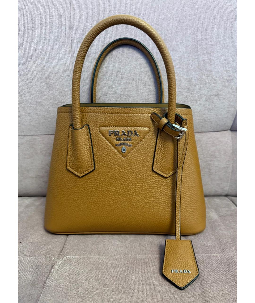 PRADA Коричневая кожаная сумка с короткими ручками, фото 6
