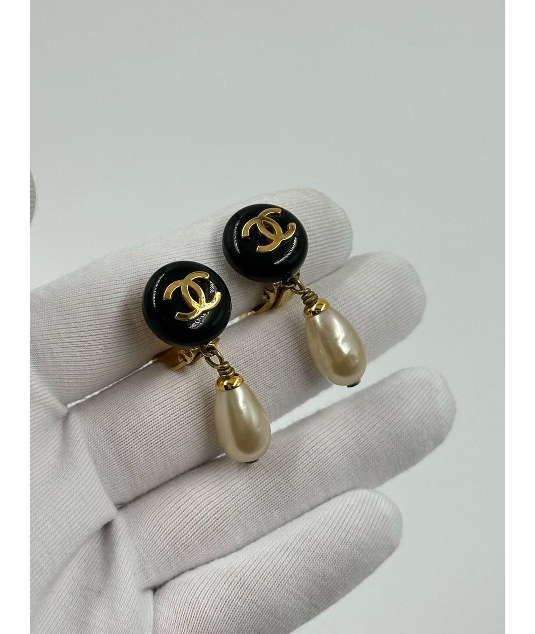 CHANEL Черные клипсы, фото 4