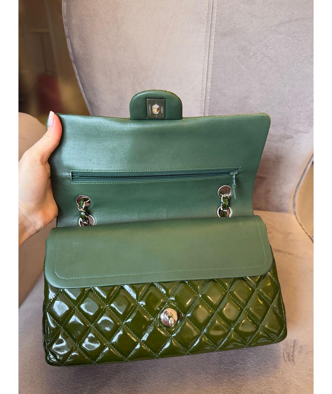 CHANEL Зеленая сумка через плечо из лакированной кожи, фото 5