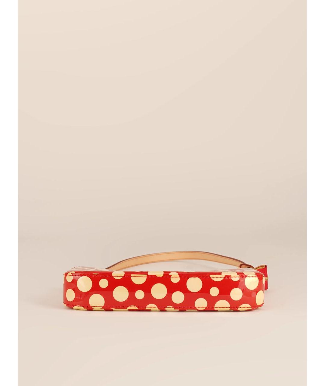 LOUIS VUITTON Красная сумка с короткими ручками из лакированной кожи, фото 6