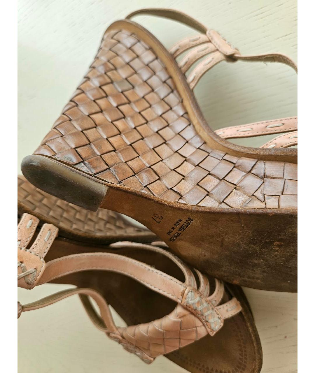 BOTTEGA VENETA Коралловые кожаные босоножки, фото 5