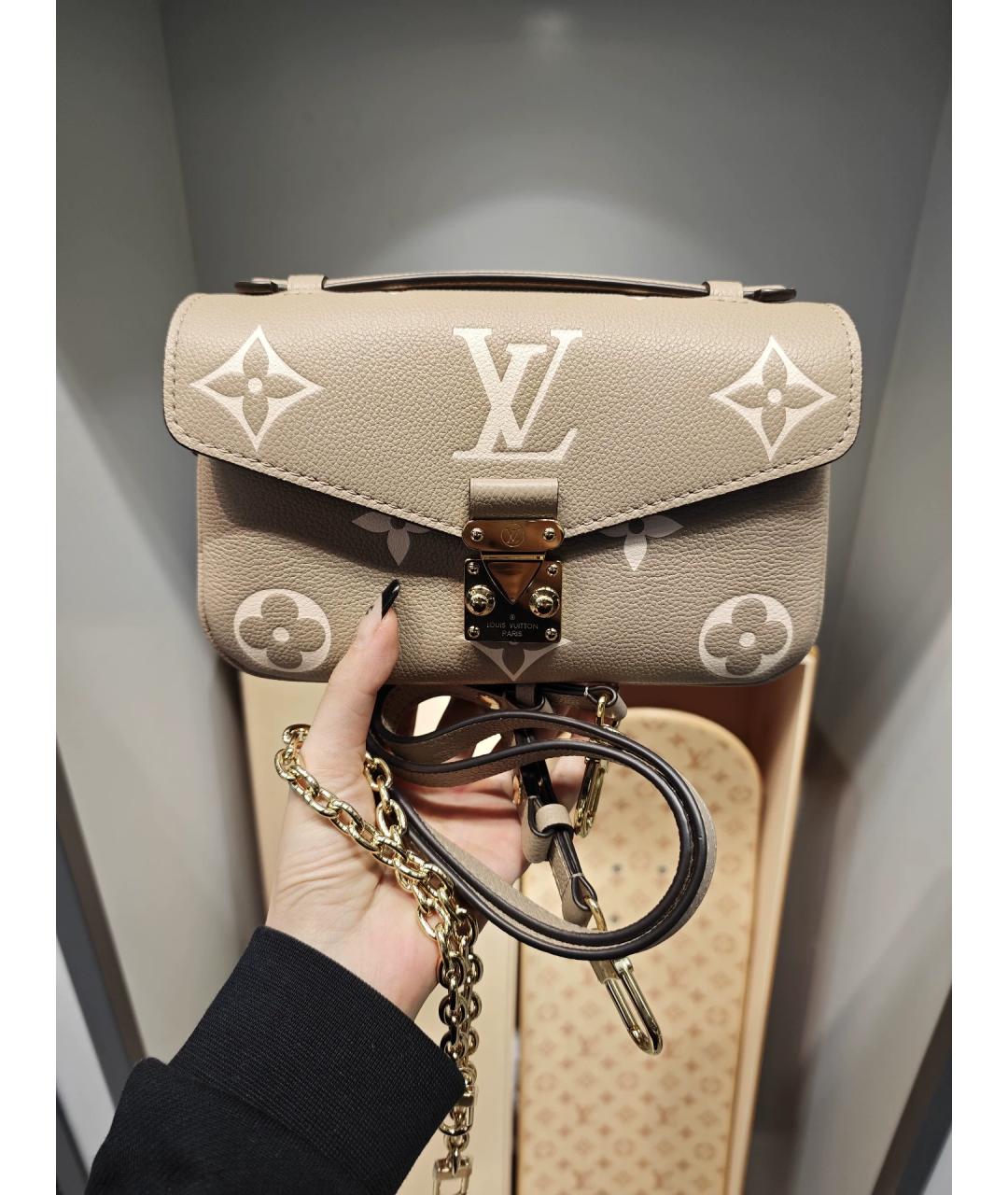 LOUIS VUITTON Серая кожаная сумка через плечо, фото 9