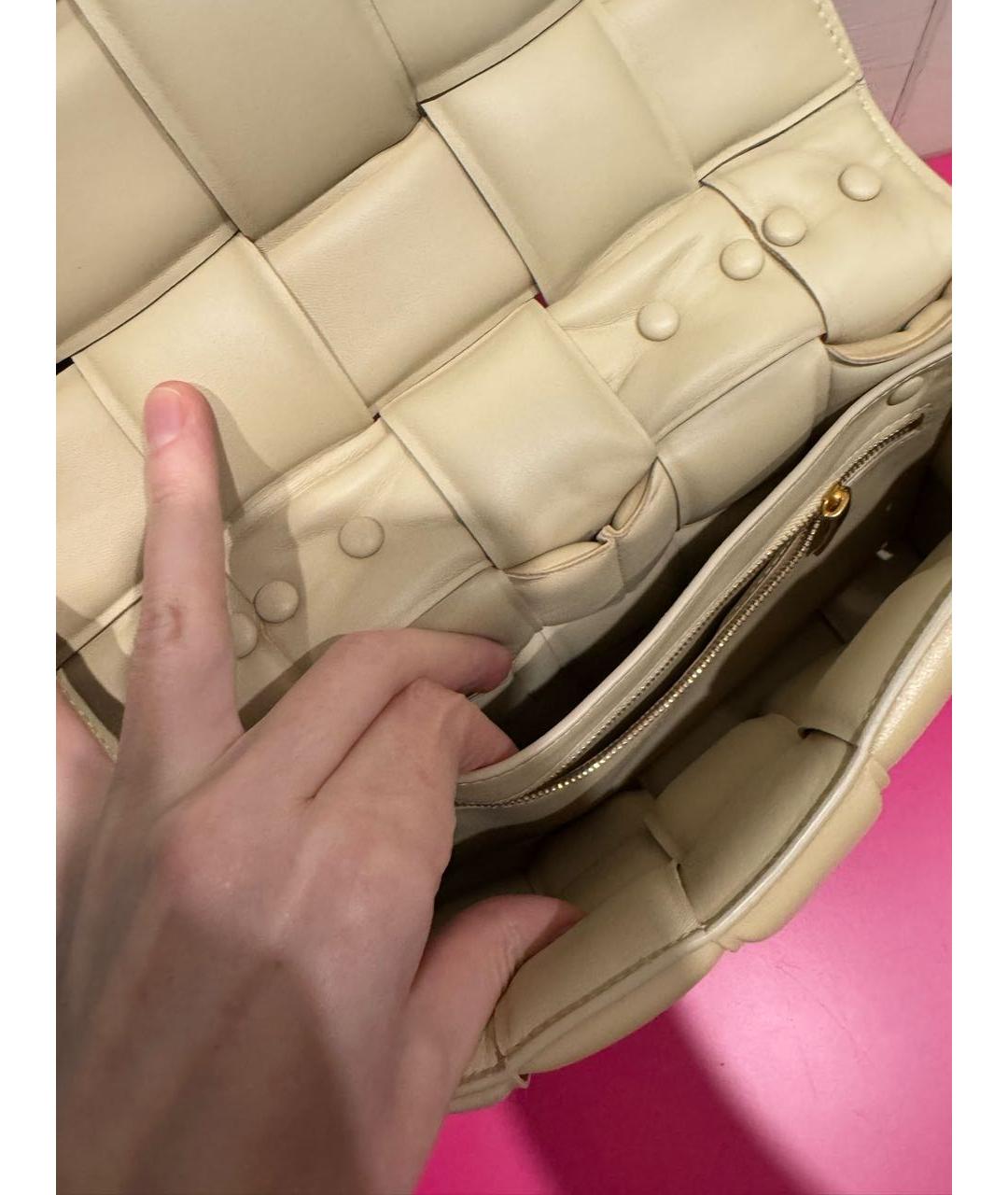 BOTTEGA VENETA Бежевая кожаная сумка через плечо, фото 3
