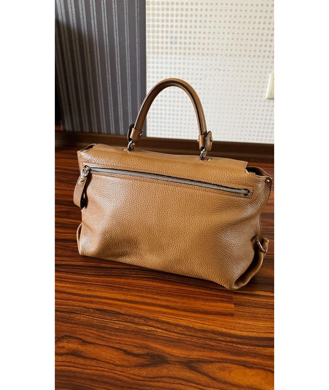 FERRAGAMO Коричневая кожаная сумка с короткими ручками, фото 3