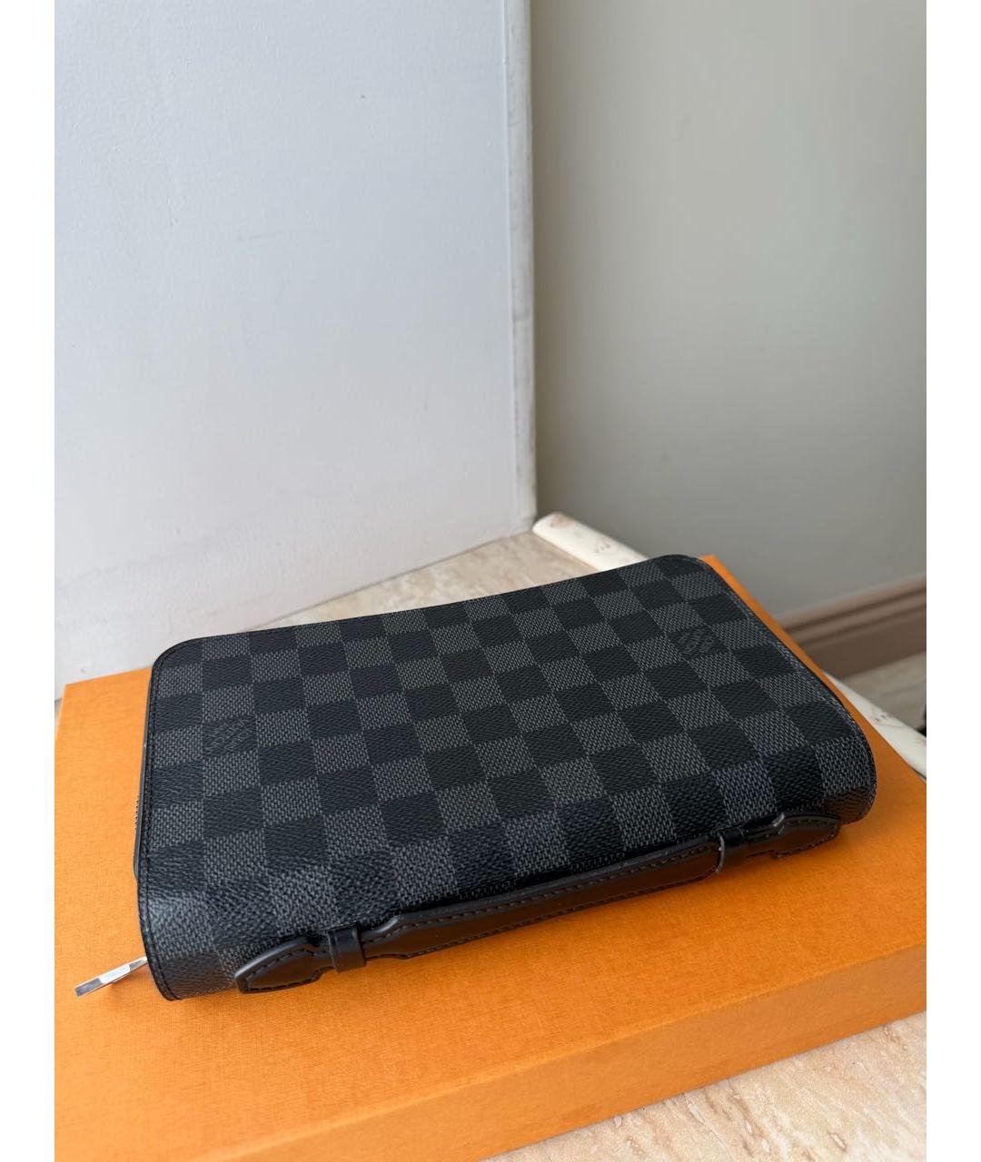 LOUIS VUITTON Темно-синяя барсетка из канвы, фото 6