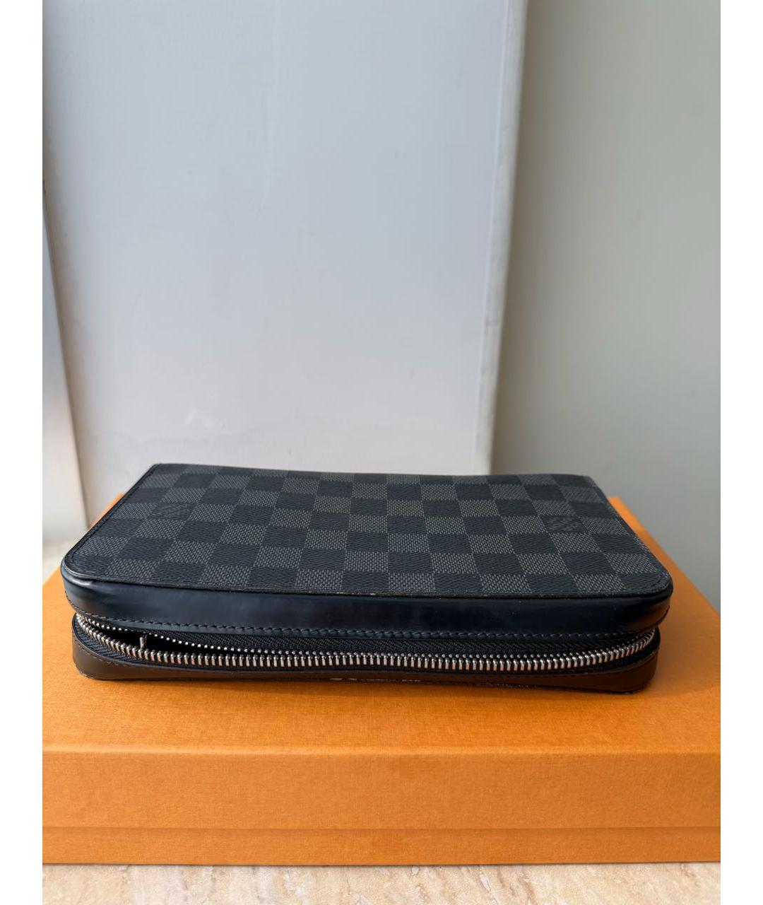 LOUIS VUITTON Темно-синяя барсетка из канвы, фото 5