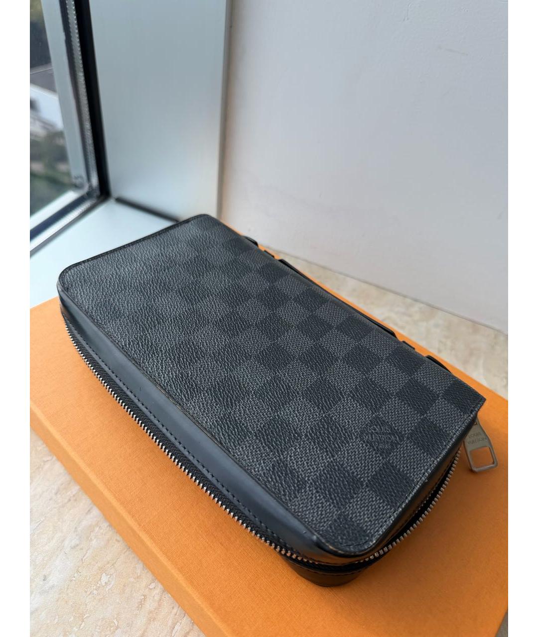 LOUIS VUITTON Темно-синяя барсетка из канвы, фото 2
