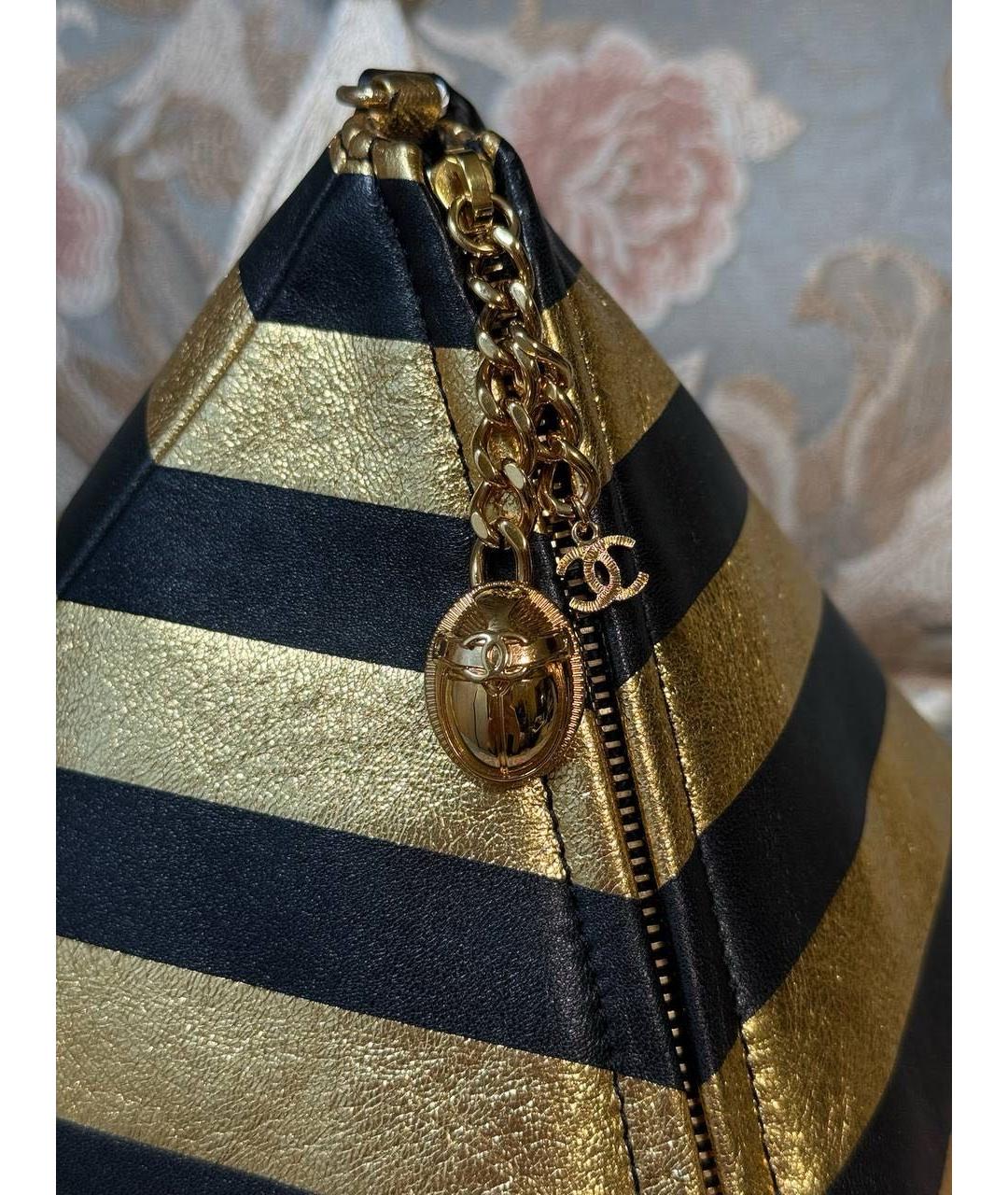 CHANEL Черная кожаная сумка с короткими ручками, фото 6