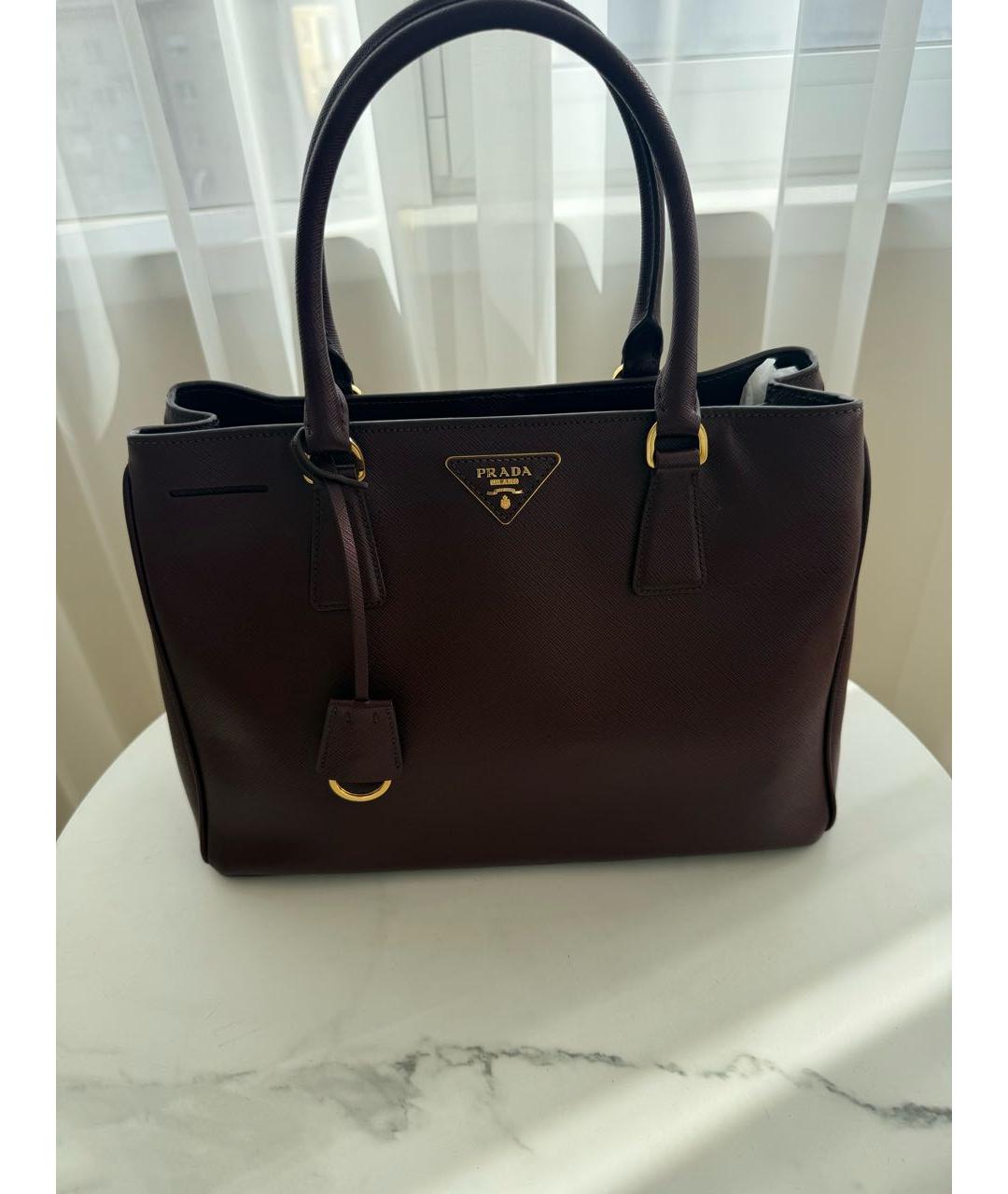 PRADA Бордовая кожаная сумка с короткими ручками, фото 8