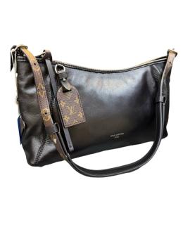 LOUIS VUITTON Сумка через плечо