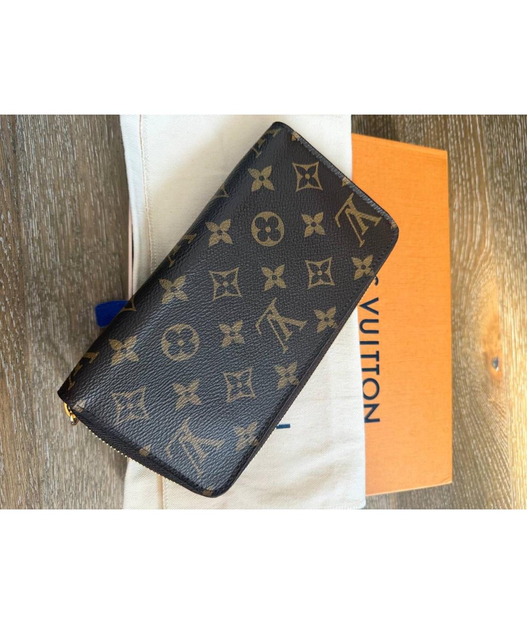 LOUIS VUITTON Коричневый кошелек, фото 3