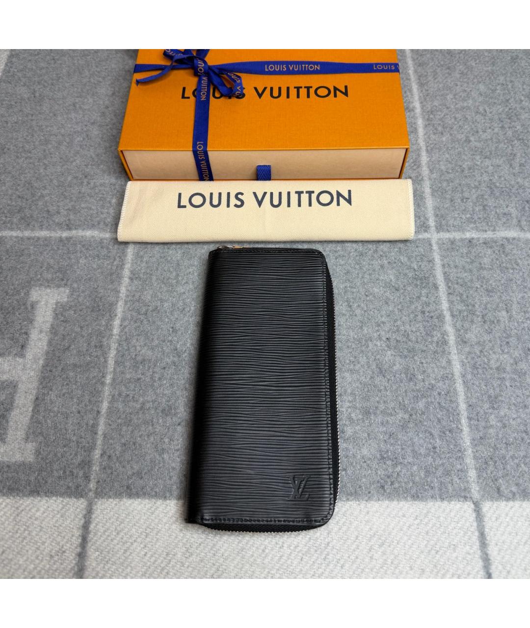 LOUIS VUITTON Черный кожаный кошелек, фото 2