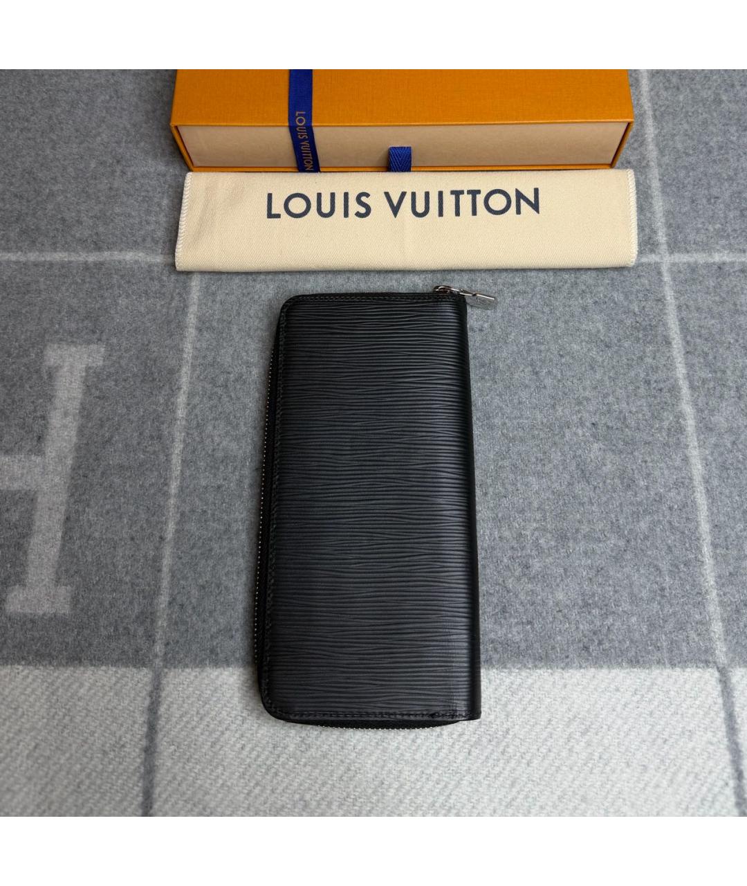 LOUIS VUITTON Черный кожаный кошелек, фото 4