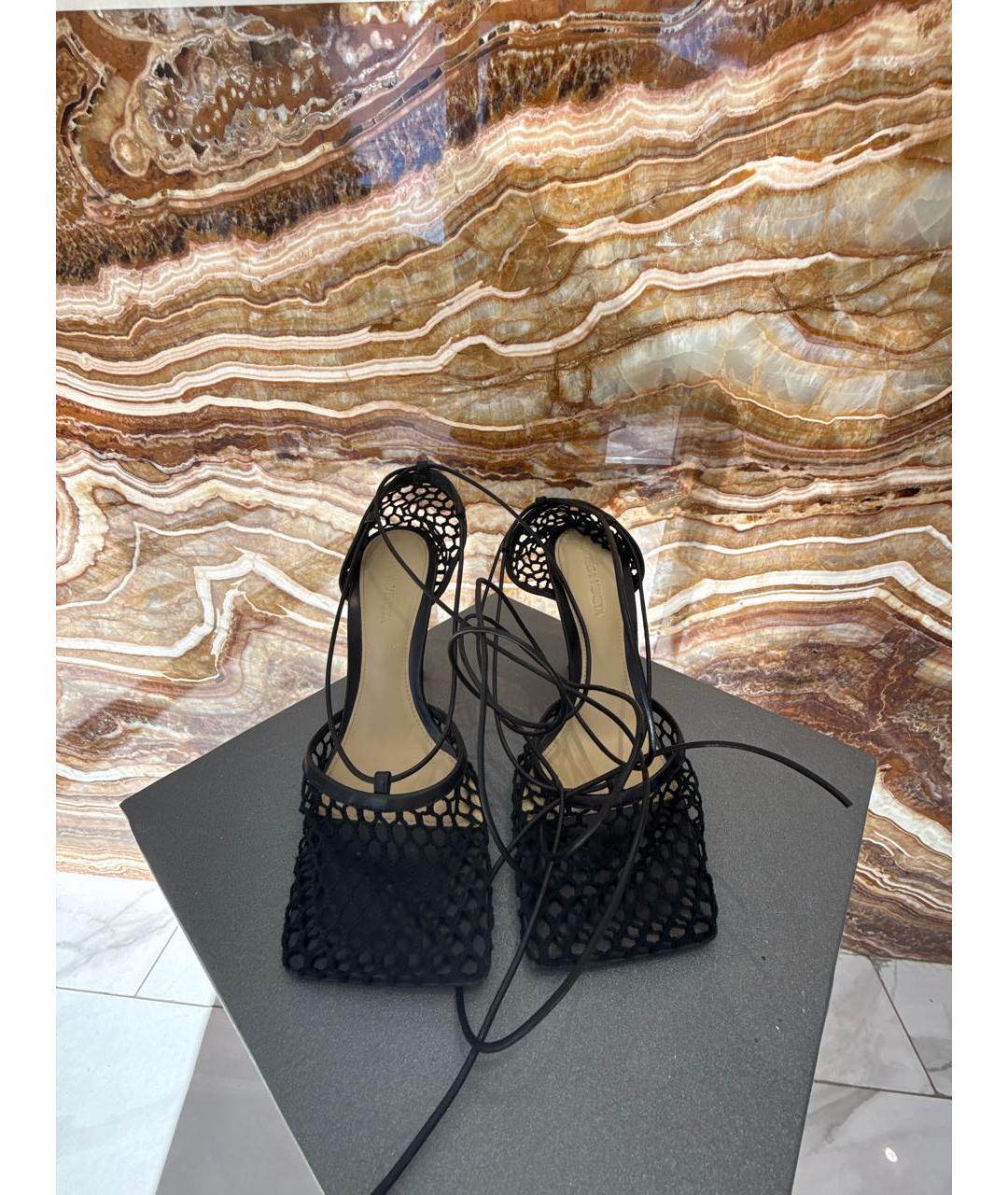 BOTTEGA VENETA Черные текстильные босоножки, фото 2