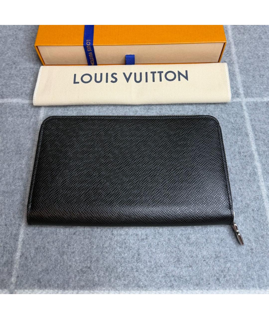 LOUIS VUITTON Черный кожаный кошелек, фото 5
