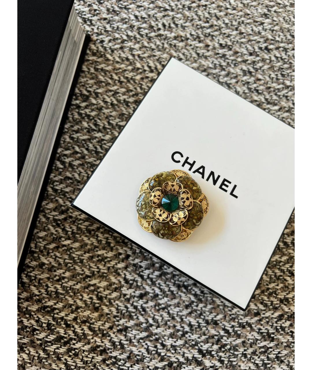 CHANEL Золотая стеклянная брошь, фото 6