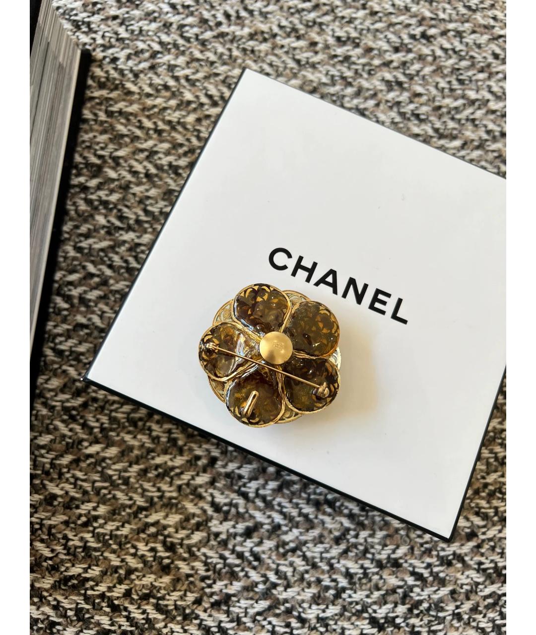 CHANEL Золотая стеклянная брошь, фото 5