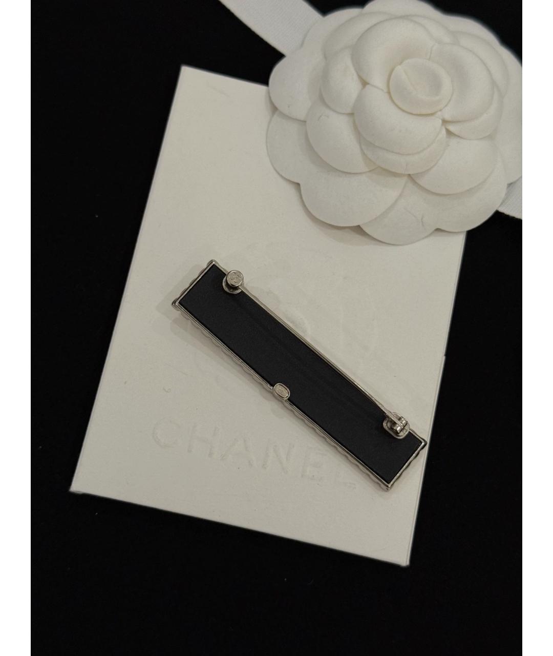 CHANEL Белая кожаная брошь, фото 5
