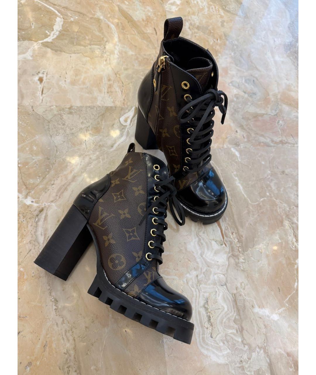 LOUIS VUITTON Черные ботильоны из лакированной кожи, фото 5