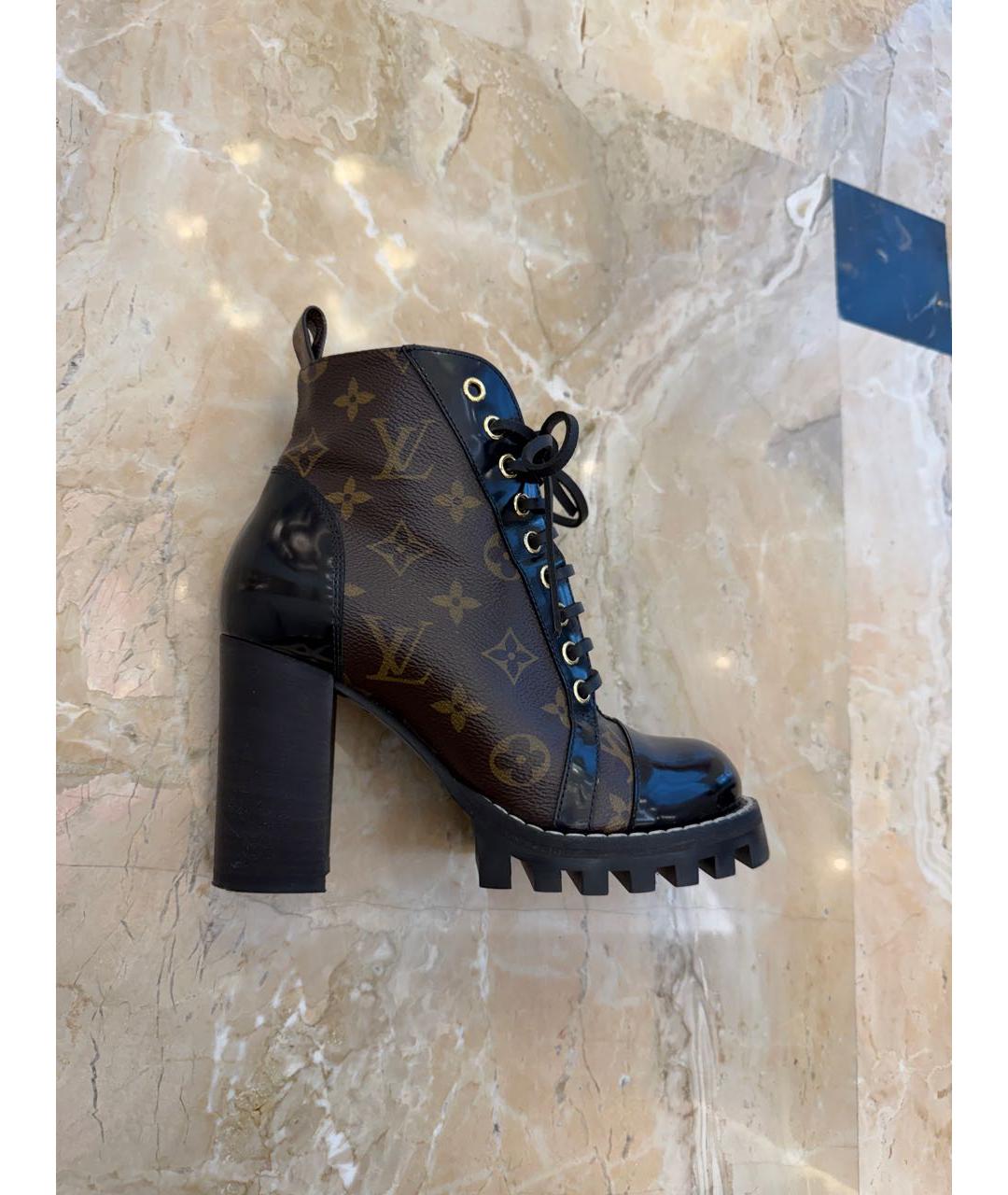 LOUIS VUITTON Черные ботильоны из лакированной кожи, фото 6